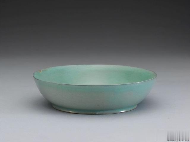 沉香|报损文物张口就说5.6亿?台北故宫损坏的瓷器,到底能值多少钱?