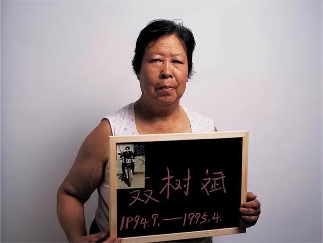 1995年,轰动全国的奸杀案!19岁男孩被枪决,11年后凶手却自首了