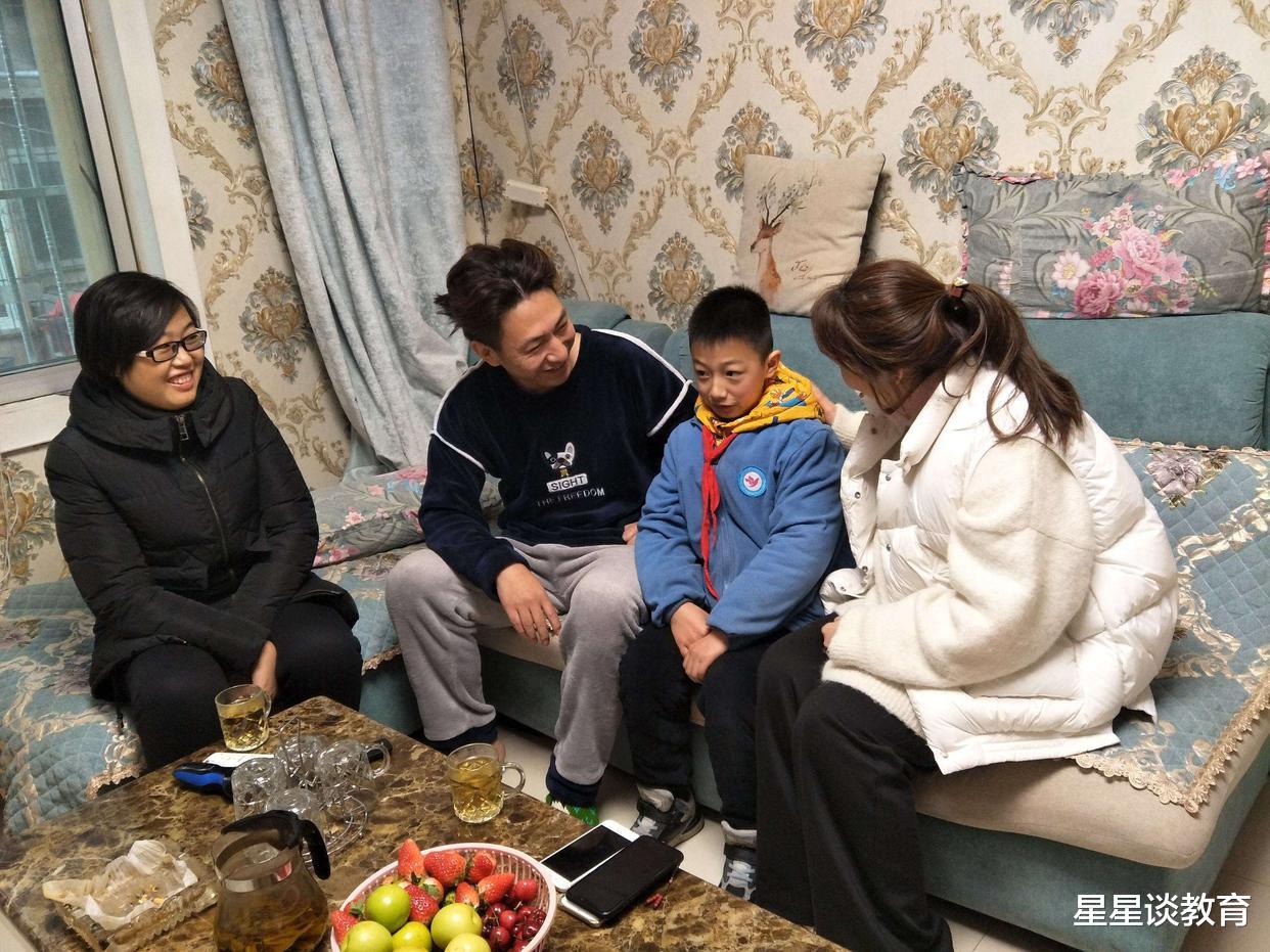 小孩打架,家长上门道歉反被打,网友:伸手不打笑脸人?