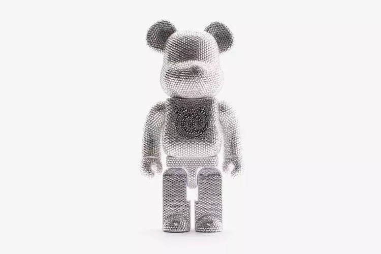 反思：直男送礼物必备的施华洛世奇水晶，何以被潮流圈如此青睐？