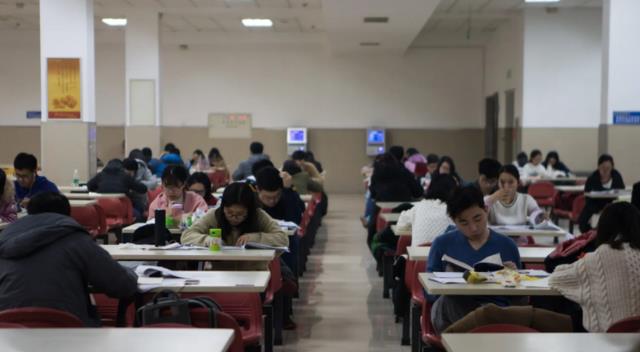 公立学校|多年职场才懂得：公立私立区别在哪里！还好当初没选错