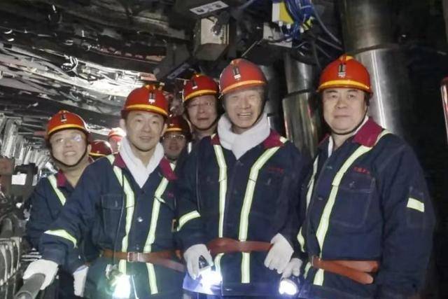 任正非|互联网巨头“不务正业”，官媒点名，网友：多学学任正非