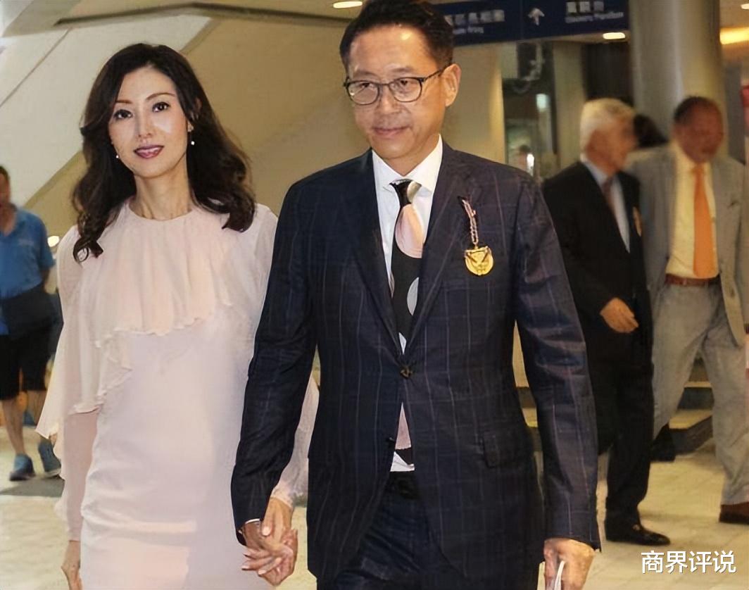 李嘉欣|许晋亨有多爱李嘉欣?手机密码也告诉她,吃大闸蟹把大只先给妻子