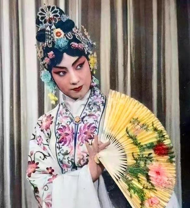 杜近芳|杜近芳的《白毛女》堪称经典，但“李铁梅”、“吴清华”有些失败