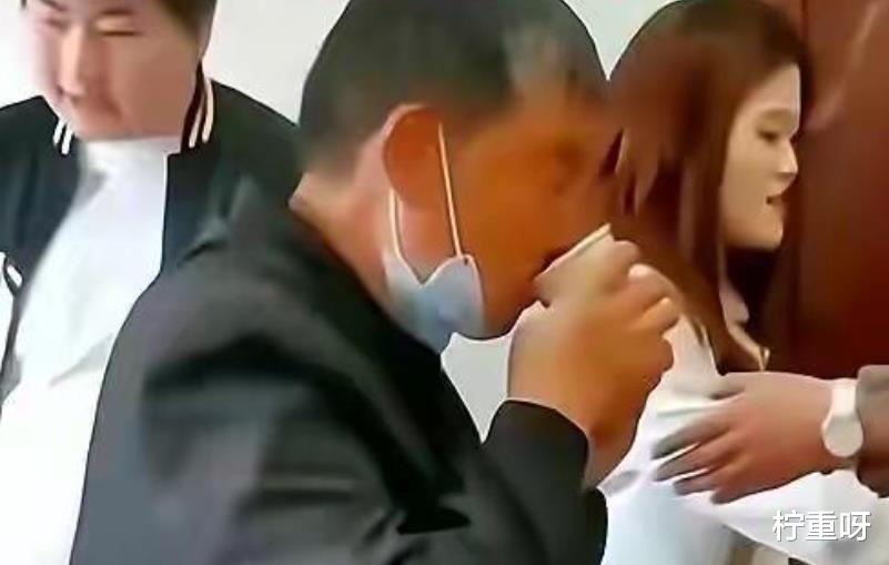 朱之文|大衣哥准儿媳陈萌遭网暴，公公出面维护亲儿媳，霸气回怼外界传闻