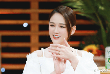 陈乔恩|陈乔恩换头了？暴瘦后撞脸金晨，牙齿白到“发光”，网友：网红脸