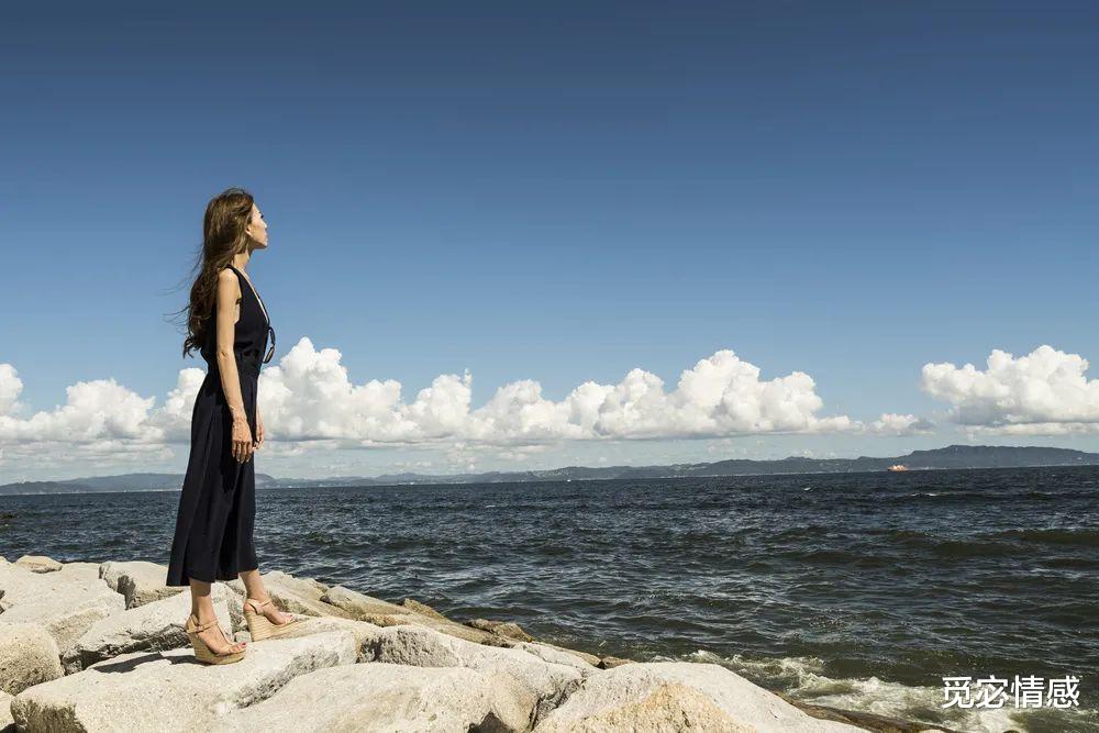 牛飞|永远不要去评价你的同事