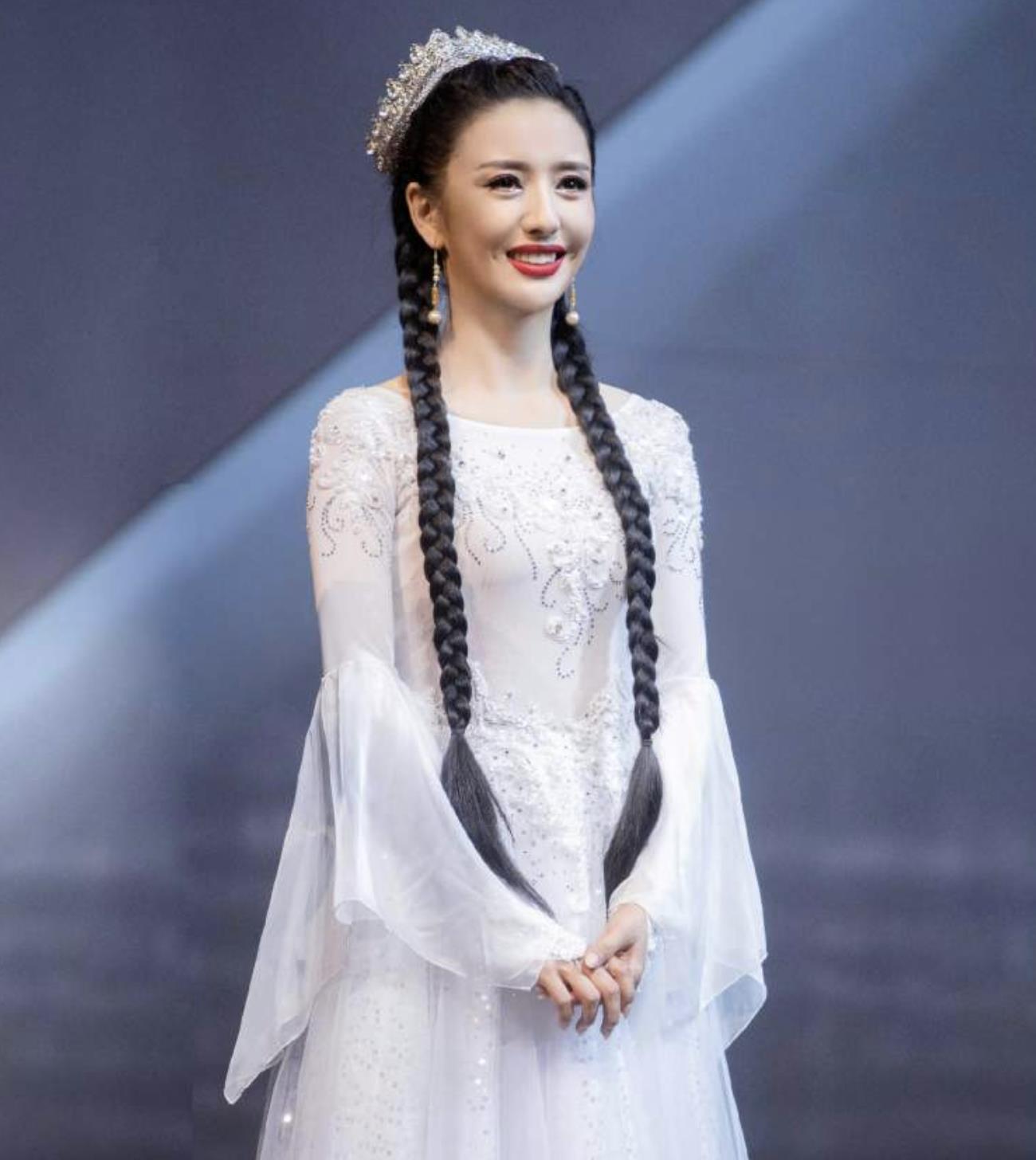 佟丽娅|有种“整容”叫佟丽娅离婚，前夫陈思诚变化不大，她却像换个人