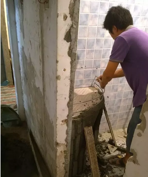 同事家砖砌浴室柜全过程,看完我都想把自己家的整体柜给退了!