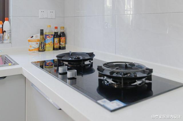 他家68平两居室，简单装修花了16W，不要大白墙太好看了！