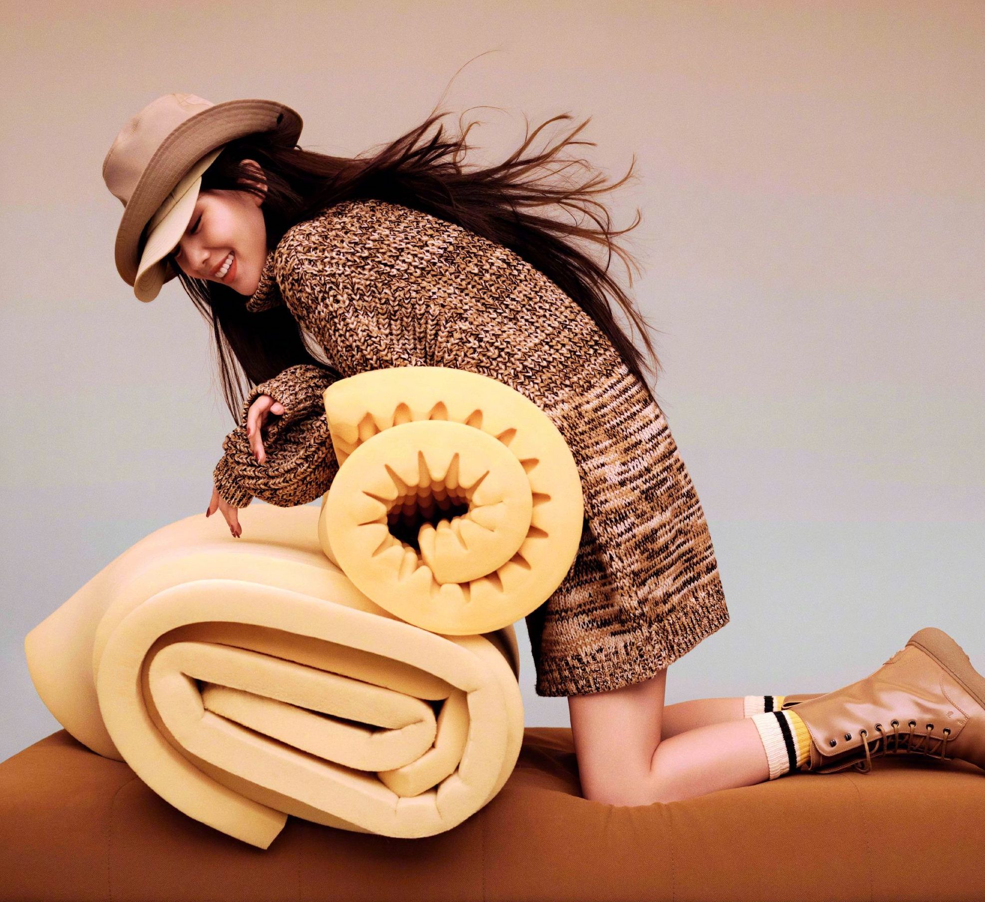 刘诗诗|当肖战与刘诗诗撞衫,穿同款毛衣亮相,一个帅气绅士一个潇洒甜美