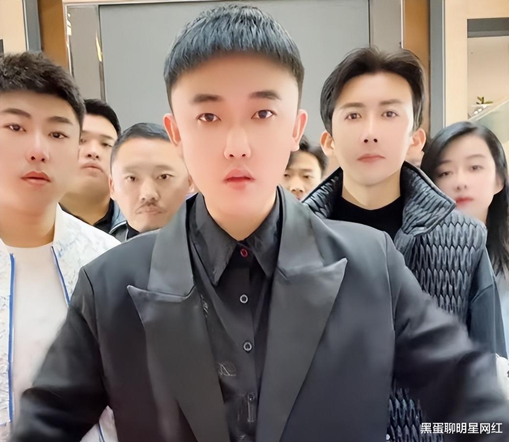 网红四川可乐婚姻出现危机,妻子直播与其发生争吵,网友:伪君子