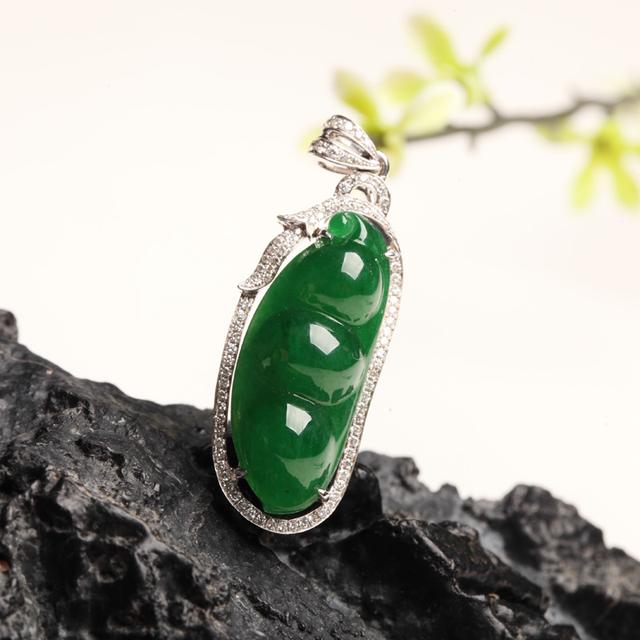 冰种翡翠|如何将冰种翡翠与冰糯种翡翠区分开来