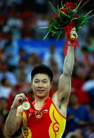 美国队|奥运冠军恋爱时妻子只有15岁，如今身价过亿，女儿已入美国籍