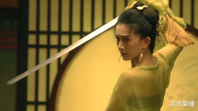 军人|《雪中悍刀行》鱼幼薇：低头不见脚尖，便是人间绝色