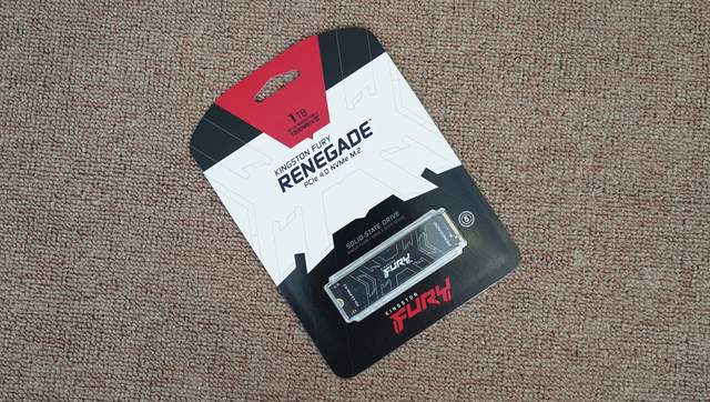 索尼|特效拉满，打造一台能在4K分辨率下畅玩老头环的黑白配色主机