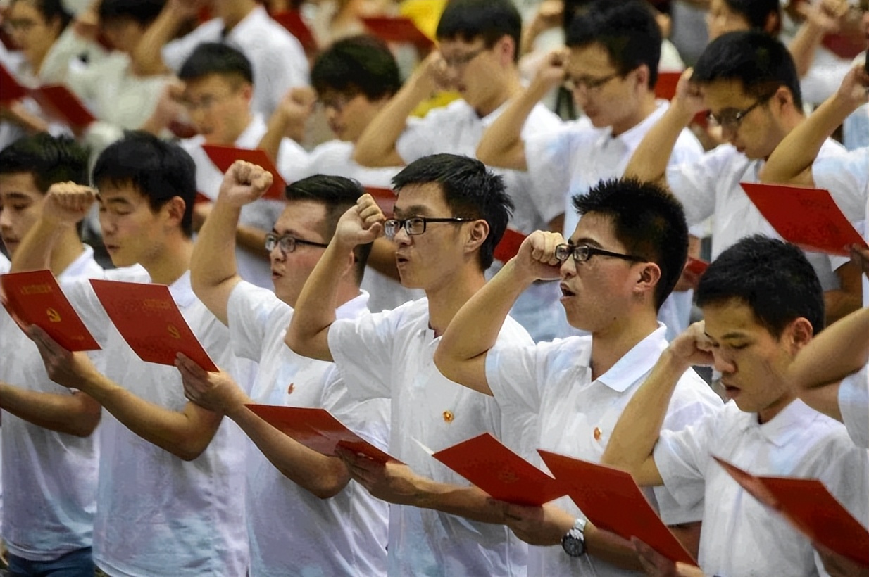 文职|海军公开招聘文职人员，实习期6000左右，3类毕业生可加分录取