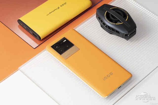 天玑9000|最强中端机？天玑9000+与120W快充组合即将面世