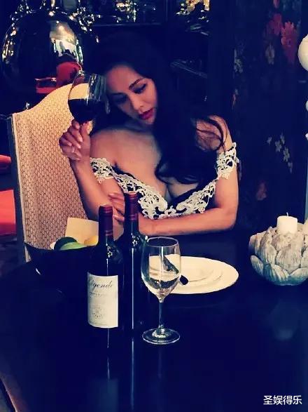 许晴|周迅、许晴、蒋勤勤年轻时“貌美如花”,宁静:你们3个别说话