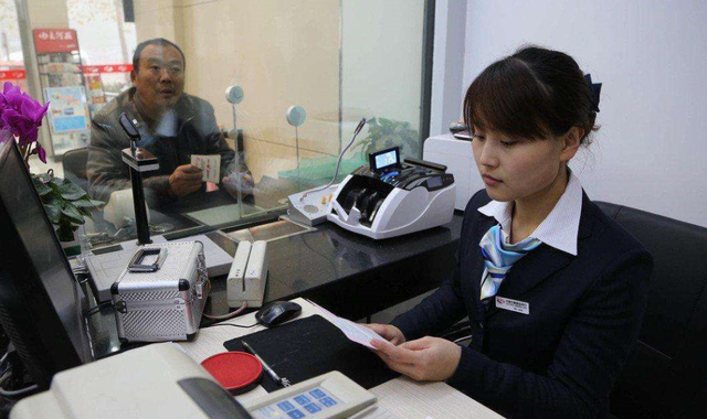 银行|看似体面的4份工作:外人一听都羡慕,到手工资很低