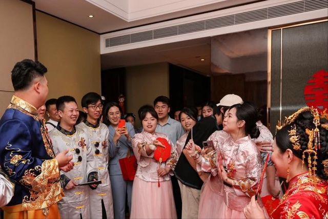 大学生|职业伴娘行业兴起,一次赚2000,大部分都是在校大学生