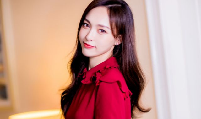 唐嫣|背靠资本跻身一线，把杨幂当成“跳板”？唐嫣哪里会是傻白甜