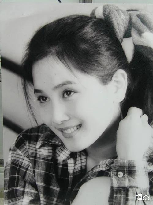 潘雨辰|潘雨辰执意嫁二婚侯勇，侯勇却转向小娇妻，九年后，她过得怎样？