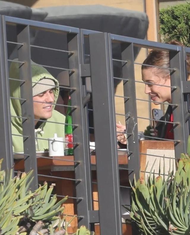 街拍|男星街拍｜陈坤冯绍峰都现身！2022超级碗“好多人啊！”