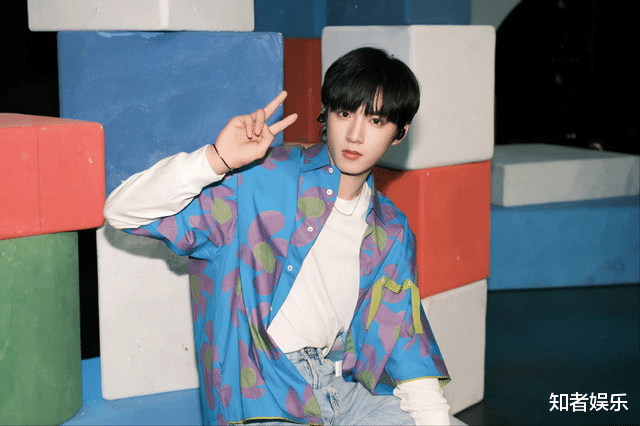 刘耀文|刘耀文新综艺被强捧？首次竞演便争议不断，机智化解被赞情商高