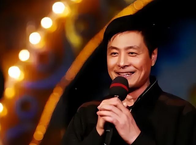 冯巩|相声演员刘伟的一步“错棋”，差点“毁”了他整个人生