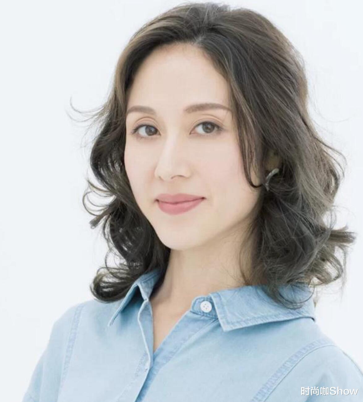卷发 三四十岁的女人，头发不要留太长，今夏流行这4款卷发，很气质