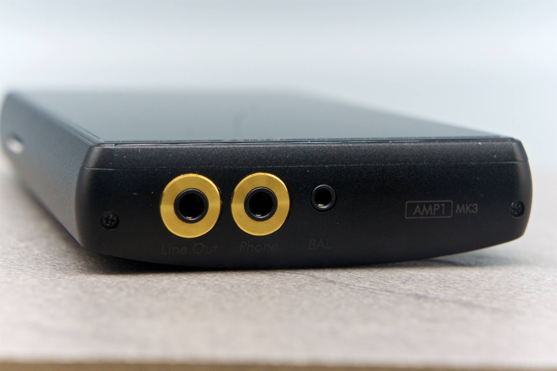 微软|声色俱佳,颜值出圈的iBasso DX240播放器