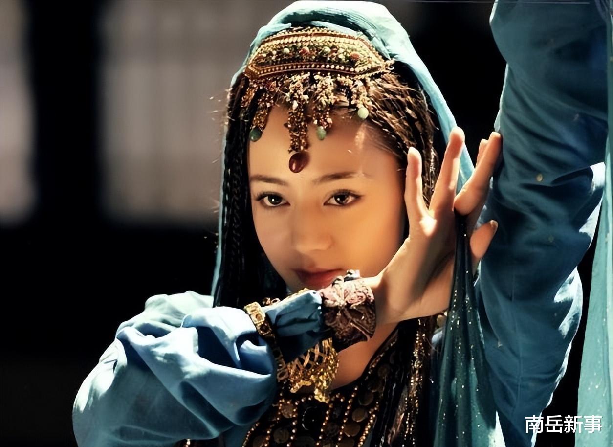 刘诗诗|同为古装女神献舞，有人翩翩起舞一眼万年，有的还是把脸遮上吧