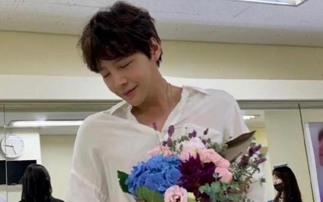 张根硕|曾经爆红的花美男张根硕，经历发胖，逃税和兵役，终要回归了