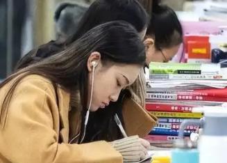 湘潭大学一女子“公主病”，高温天关图书馆空调，污蔑陌生男生