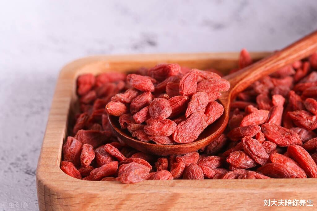 养生|白开水里泡点“它”,补气血、健脾胃、清热解毒,让你安稳度夏!