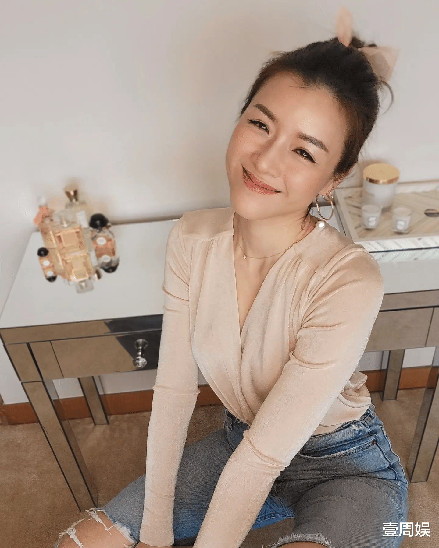 陈茵媺|40岁陈茵媺晒美照,称老公陈豪是摄影师,胡定欣第一时间点赞!