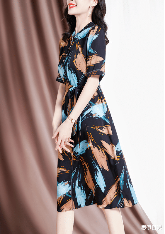 轻熟风也可以个性减龄，展现出的文艺气息，治愈一个夏天的沉闷