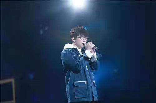 毛不易|“业余巨星”毛不易：用才华战胜了资本，他的歌温暖了太多人