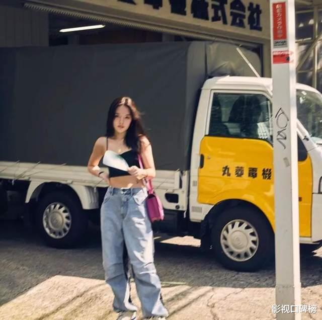 李咏|李咏女儿近照曝光，小时候被称为“最丑星二代”，如今亭亭玉立