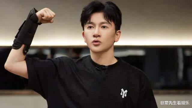 吴克群|《披哥2》五公淘汰2人，成团夜22进16，11人提前锁定成团位