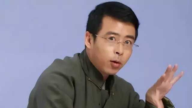 央视|曾扬言要中国向全世界道歉的阿丘，被央视开除后，为何死灰复燃？