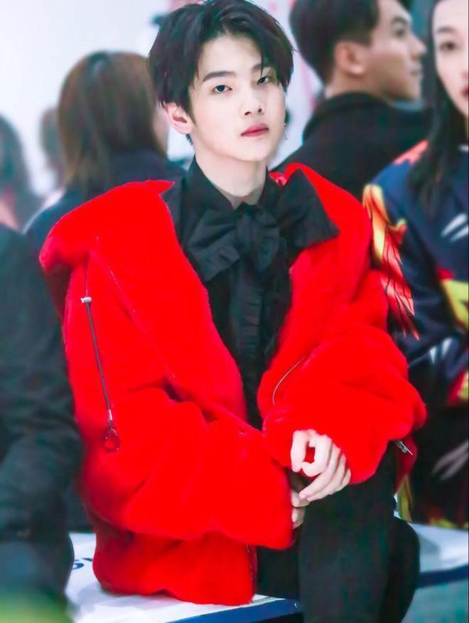 周震南|周震南父母被曝再度成为老赖,其父更是被限制消费,儿子星途堪忧