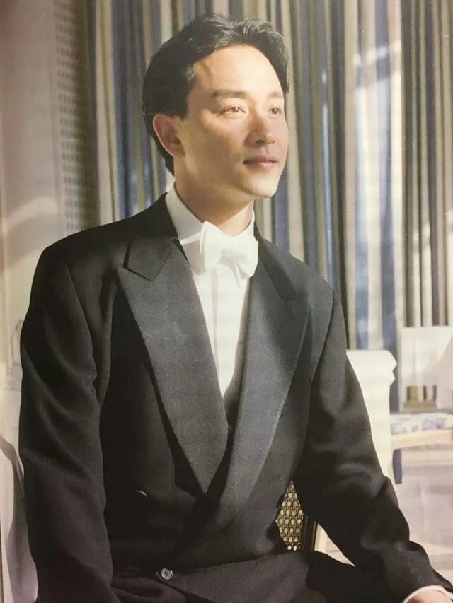 张国荣|风华绝代的“哥哥”，他的衣品更应该被记住！