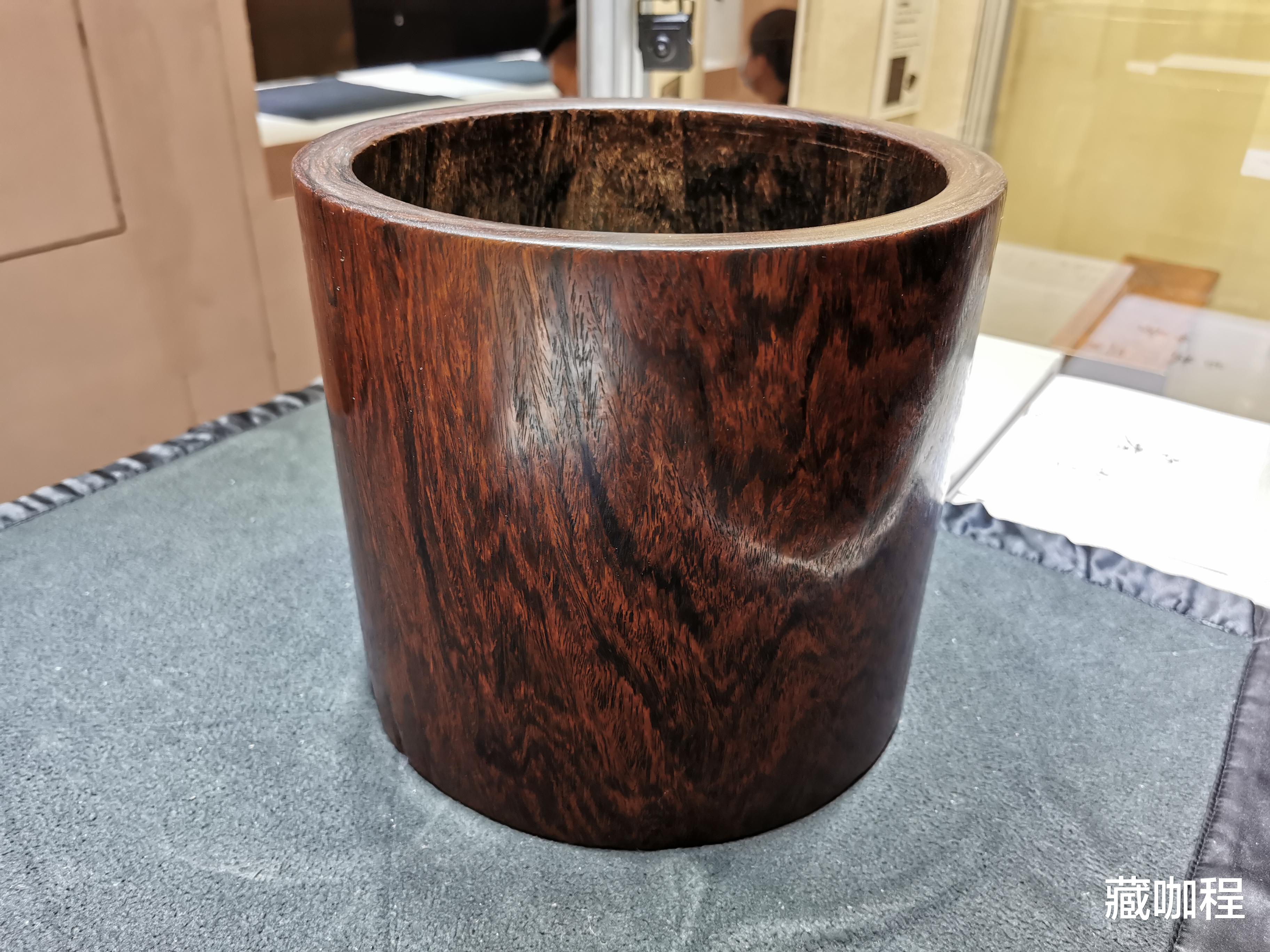 笔筒|口径大于高度，清黄花梨笔海整挖配活脐