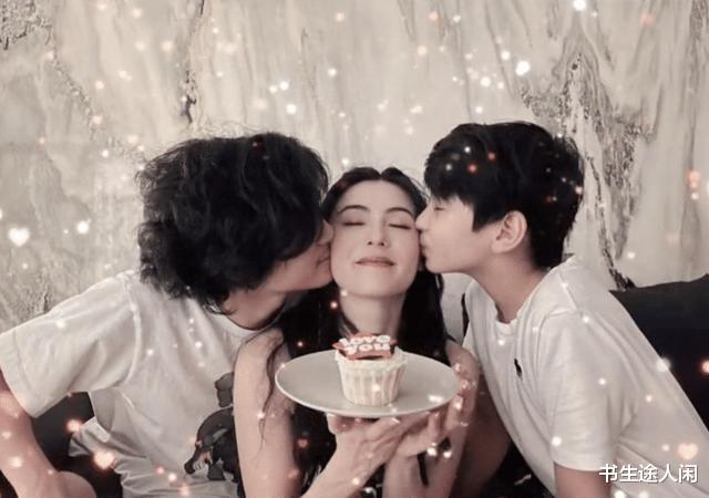 张柏芝|张柏芝为12岁小Q庆生，搂着两个儿子超幸福，Lucas越来越像谢霆锋