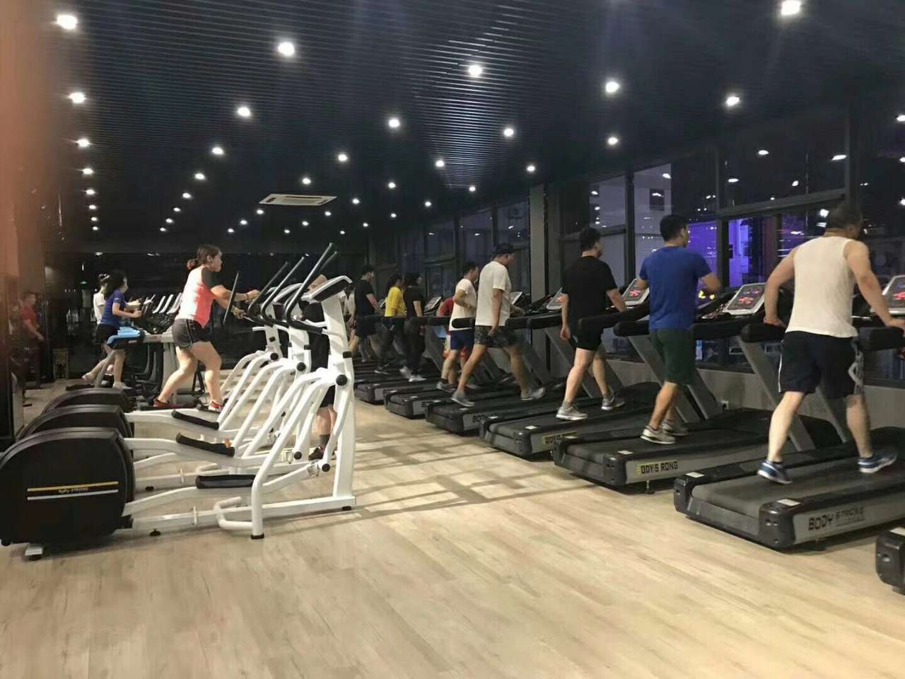 一时心热买回家,却一次都没用,奉劝大家别再买了,别踩坑了