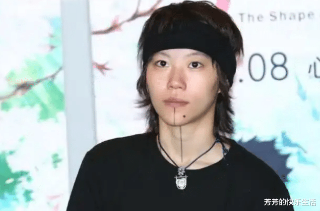 窦靖童|窦靖童名副其实的富二代，物质条件方面很优越，收到万千宠爱