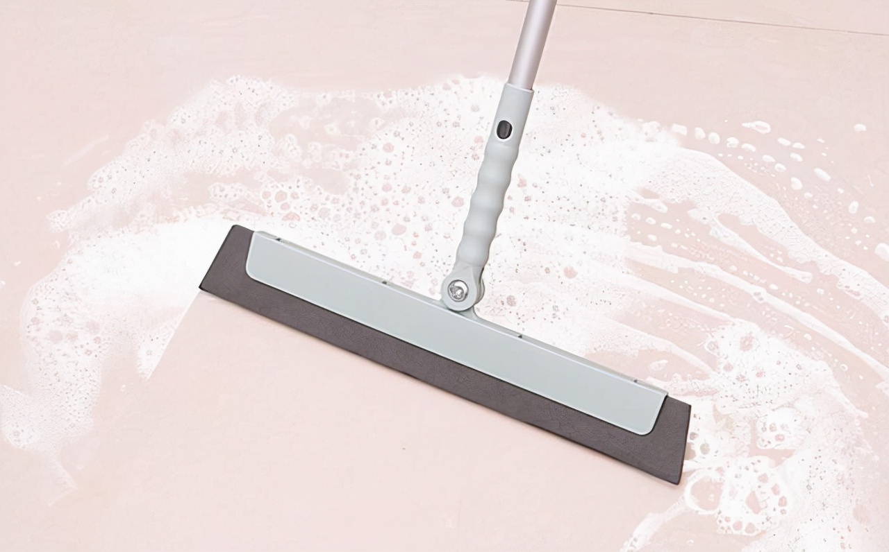 卫生间还在选择斜坡排水?太过时了,现在几乎没人这样设计了!