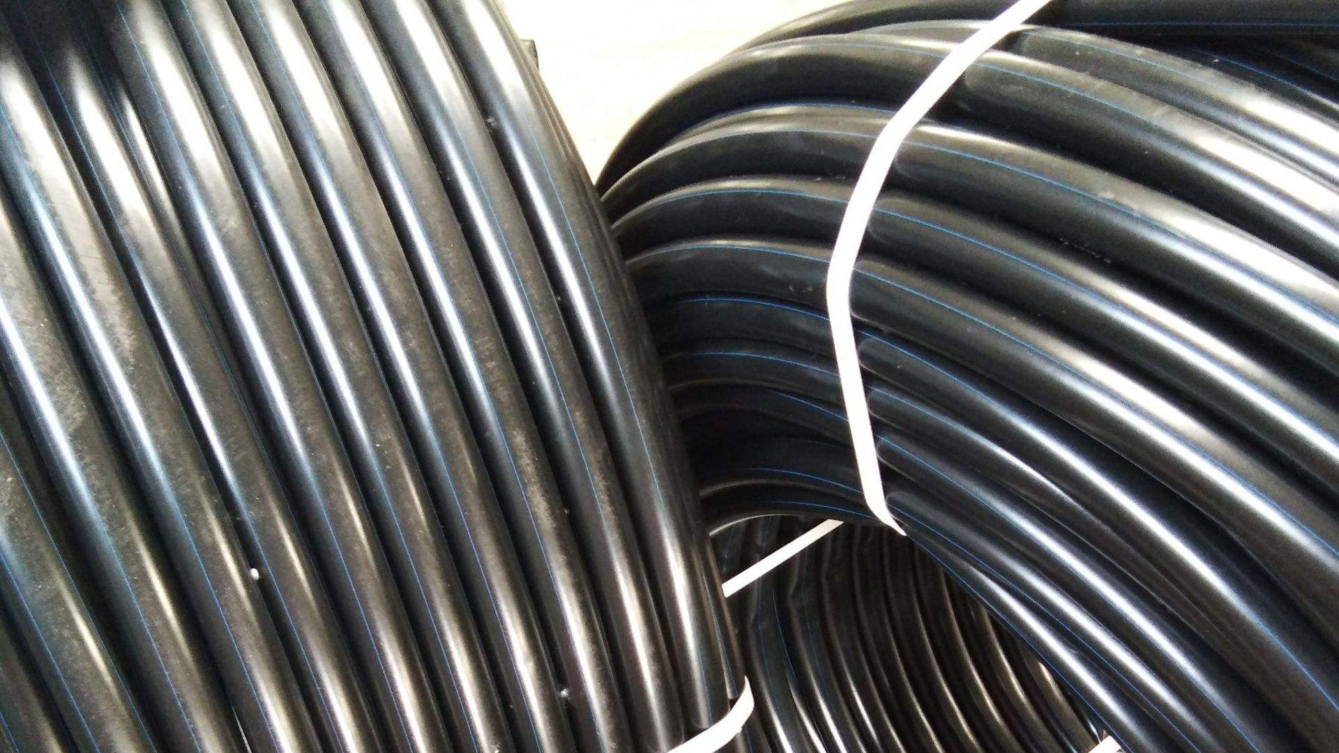 做个比较，你就知道为什么家用给水管选择PPR管而不是PE管了